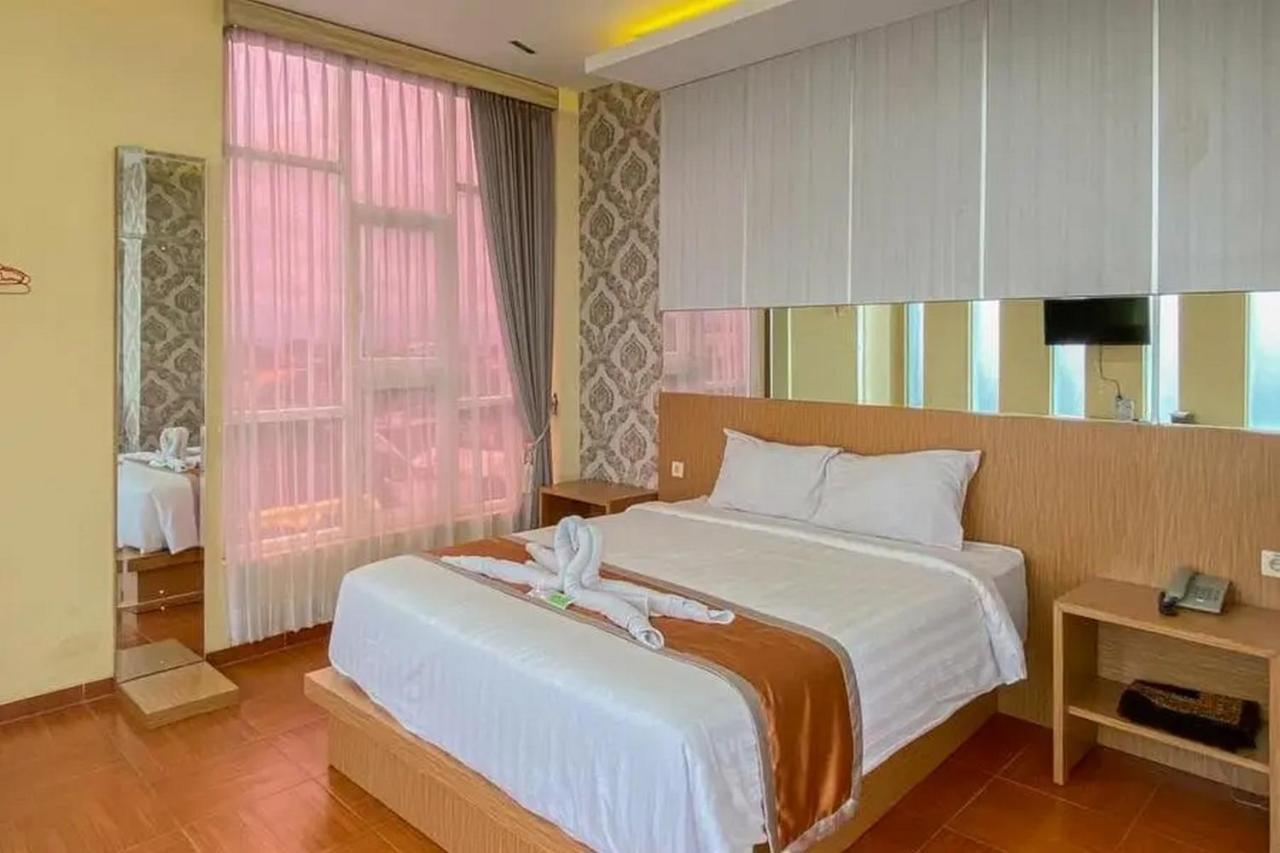 De Malang Sweet Homestay Syariah RedPartner Buitenkant foto
